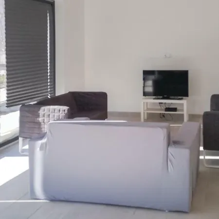 Six Bedroom Holiday In *